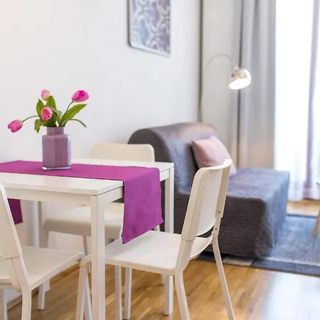 Colours Deluxe With Free Parking Apartment