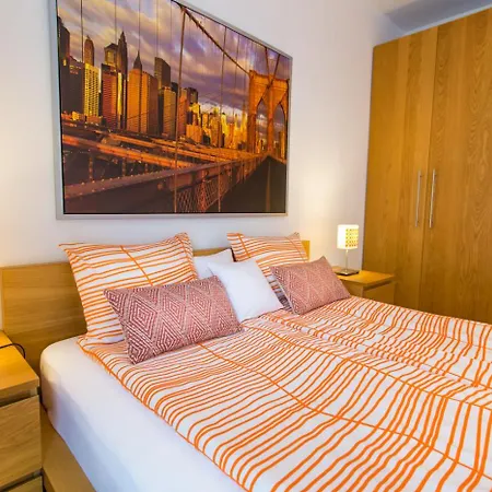 Colours Deluxe With Free Parking Budapest
