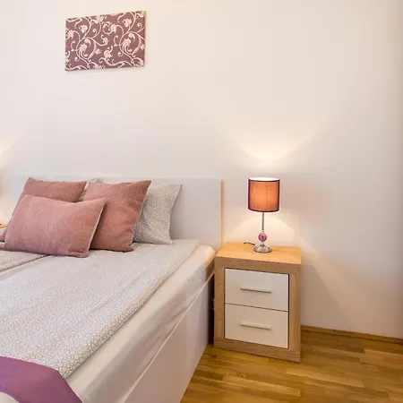 Apartment Colours Deluxe With Free Parking *