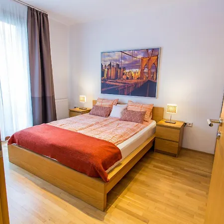 Colours Deluxe With Free Parking Budapest